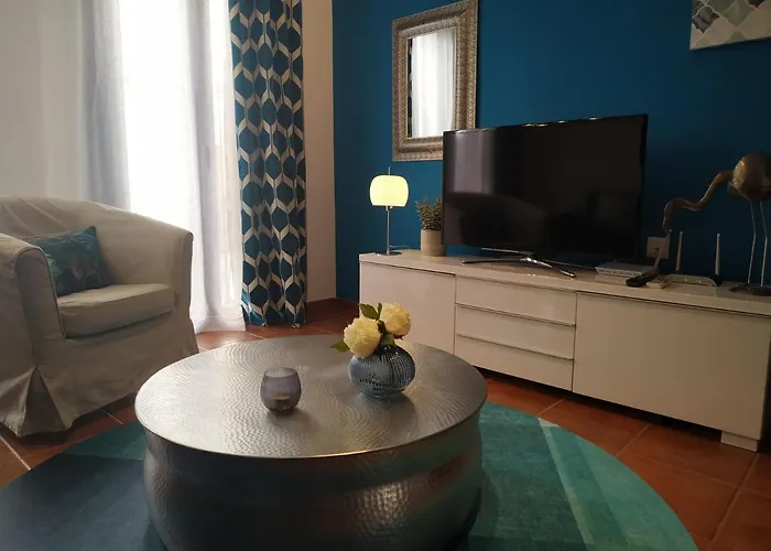 C/piscina Centro * Нерха